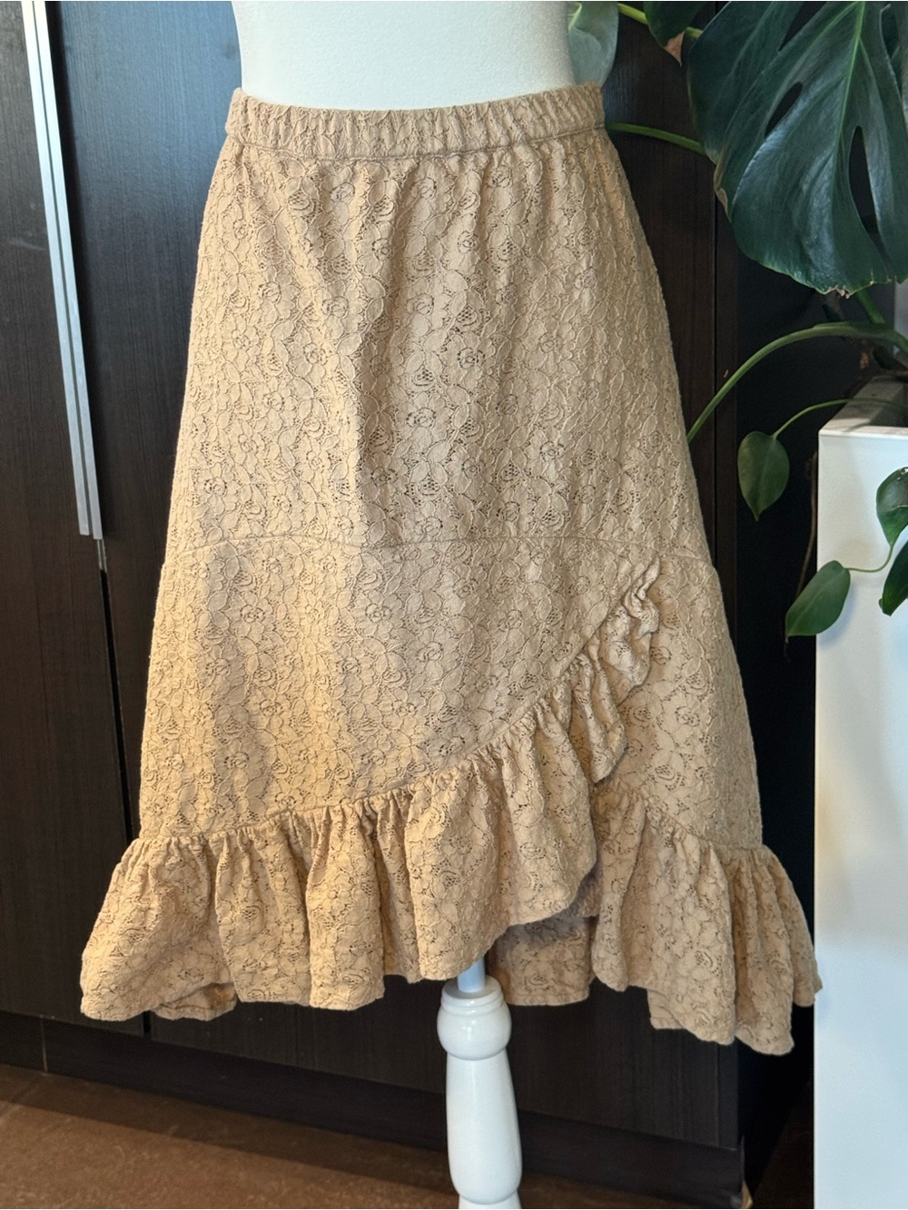 Lace Ruffle Midi Skirt in Beige